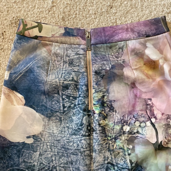 SINDA Ted Baker Floral Midi Neoprene Skirt - Picture 4 of 6